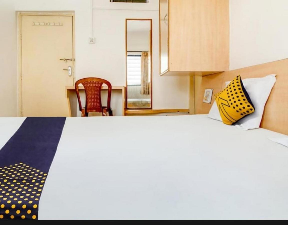 Hotel Rahi Nāsik Eksteriør bilde