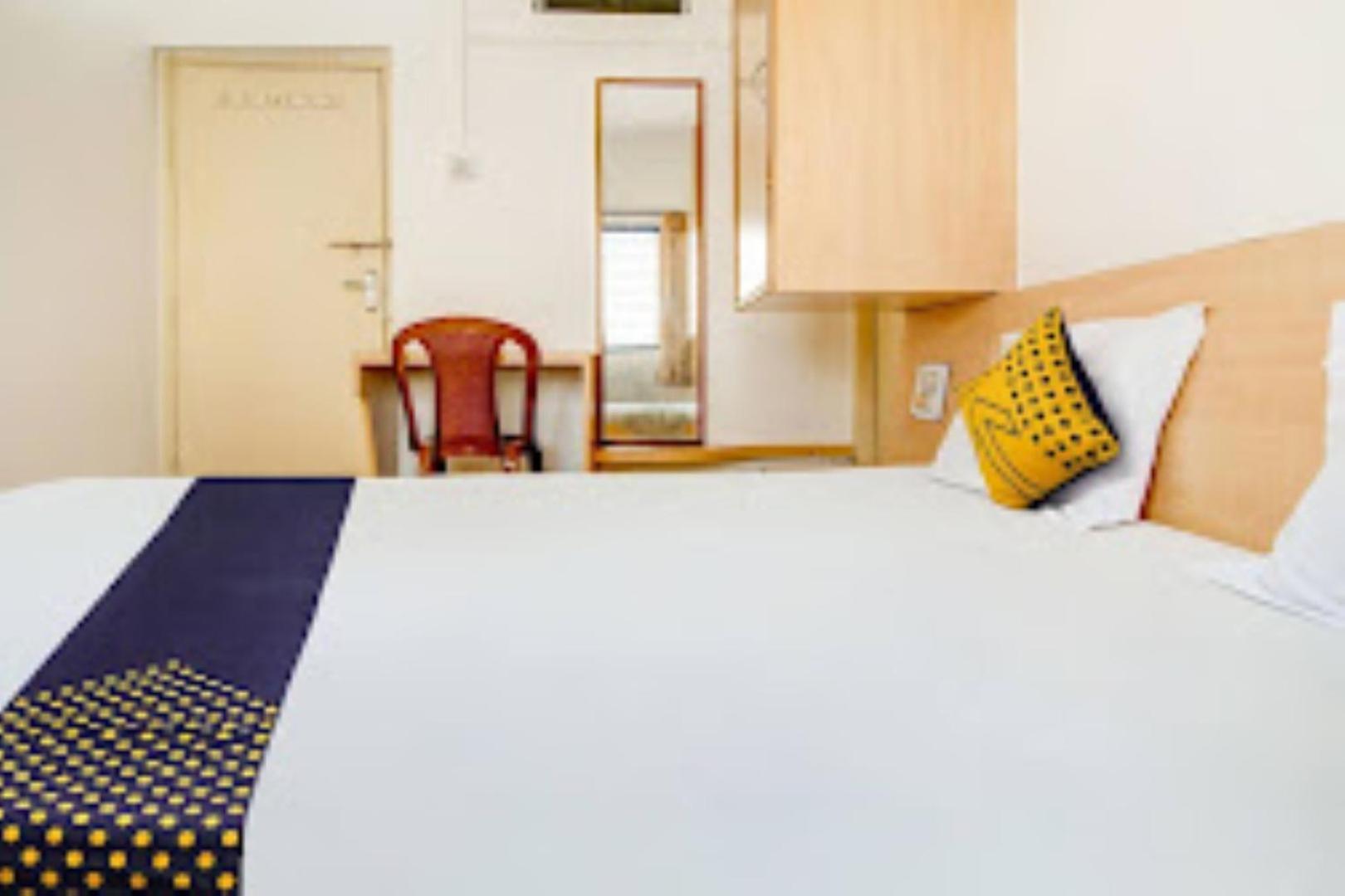 Hotel Rahi Nāsik Eksteriør bilde