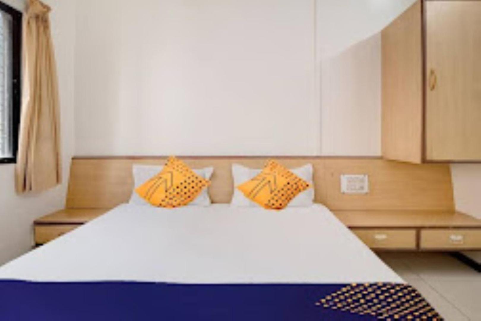 Hotel Rahi Nāsik Eksteriør bilde